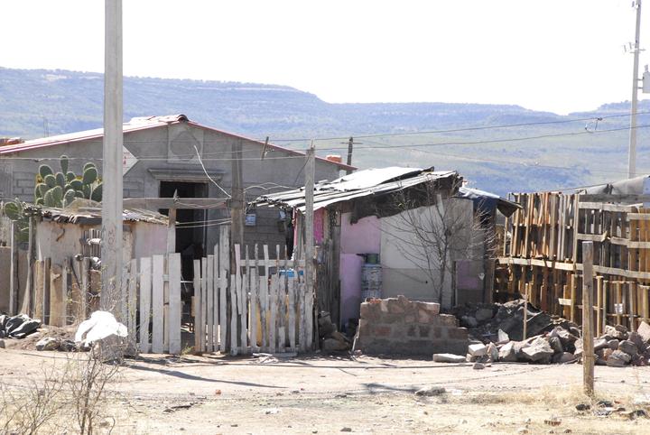 Familias en el asentamiento “11 de Septiembre” luchan por sobrevivir en condiciones extremas sin servicios básicos
